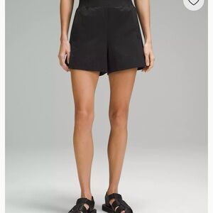 Lululemon Stretch Woven Relaxed-Fit High-Rise